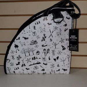 SCOUT Merry Go Round Wreath Storage Bag - Daching Thru The Snow